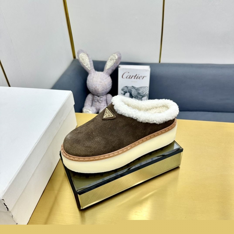 Pra*a slippers